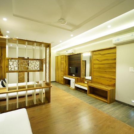 Hotel The Royal Inn Baramati Luaran gambar